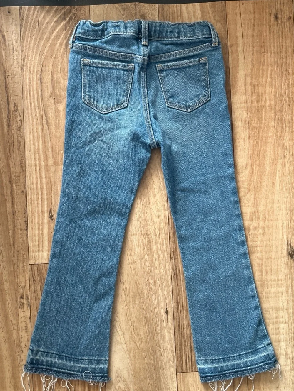 Old Navy blue denim light wash jeans with frayed hem size 5T